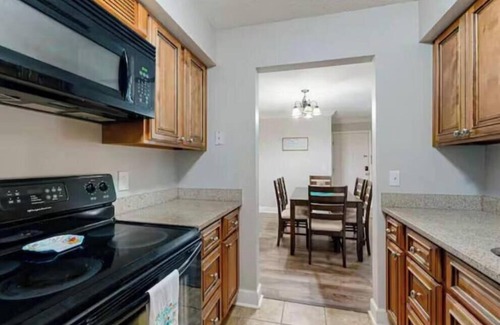 Saint Simons Heights Condo | Beautiful 3bedroom condo central to the beach, shops & restaurants