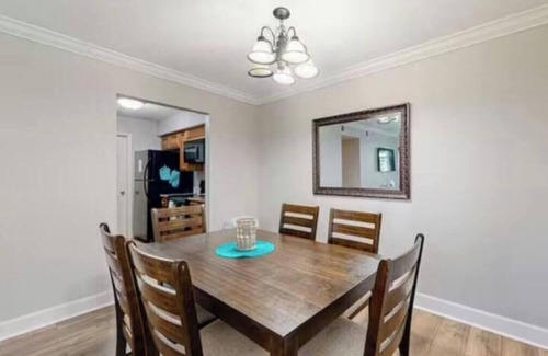 Saint Simons Heights Condo | Beautiful 3bedroom condo central to the beach, shops & restaurants