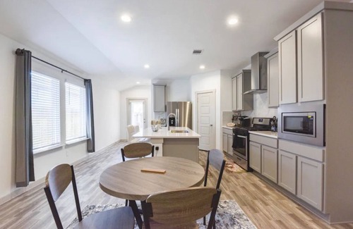 Southeast Houston House | Beautiful 3bedrooms home near downtown Houston-TX