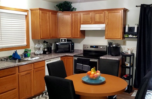 Milwaukee House | Beautiful 3br, 1.5 bath home centrally located in the heart of Milwaukee.