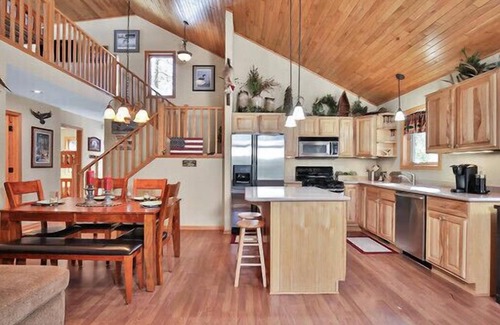 St Germain Cabin | Beautiful 3BR 3BA Cabin on Pickerel Lake