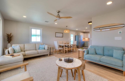 Yaupon Beach House | Beautiful 3BR/BA - Oceanfront, Event Home, Direct Beach Access, Sleeps 8