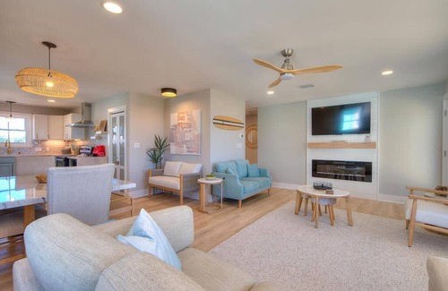 Yaupon Beach House | Beautiful 3BR/BA - Oceanfront, Event Home, Direct Beach Access, Sleeps 8
