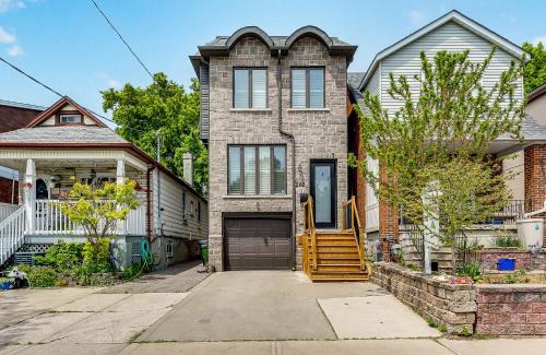 Old East York House | Beautiful 3BR House in the Heart of Greek Town
