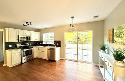 Provincetowne House | Beautiful 3BR Retreat in the Heart of Ballantyne – Near Uptown & CLT Airport