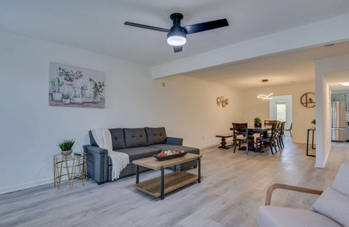 Augusta House | Beautiful 3BR Townhouse Close to Downtown Augusta