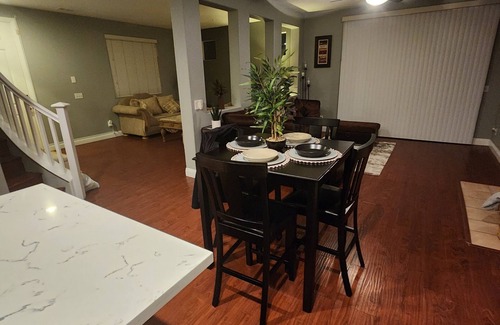 La Sierra House | Beautiful 3BR w/loft or 4BR, Home away from home