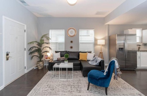 Fountain Square House | Beautiful 3BR2BA CozySuites 7 min to Lucas Oil