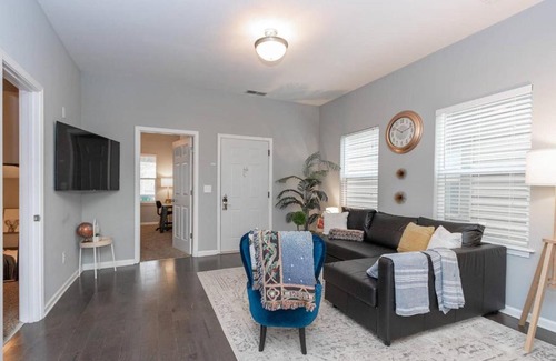 Fountain Square House | Beautiful 3BR2BA CozySuites 7 min to Lucas Oil