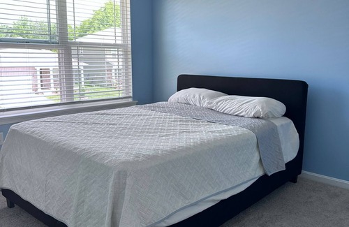 Buechel House | Beautiful 4 bd,2.5 bath, Family Friendly, great location, quiet neighborhood.