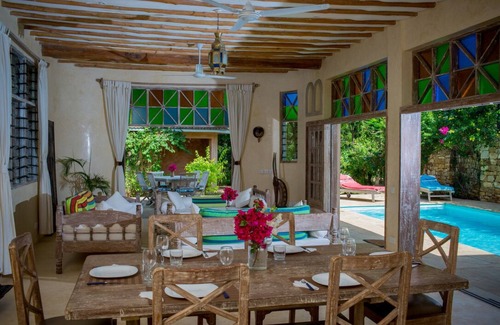 Galu Villa | Beautiful 4 bdrm Beach House with pool, en-suite bathrooms, chef & housekeeper