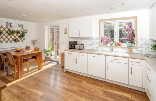 Bicester House | Beautiful 4 bed home close to Bicester Village
