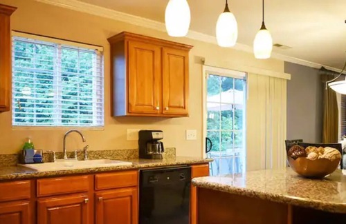 Gibsonville House | Beautiful 4 bed home