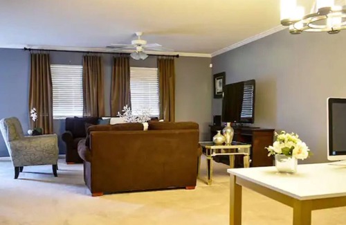 Gibsonville House | Beautiful 4 bed home