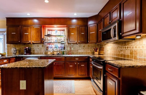 Fort Washington House | Beautiful 4-Bedroom Home with Loft