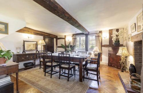 Twigworth House | Beautiful 4 Bedroom Cotswold Thatched Cottage