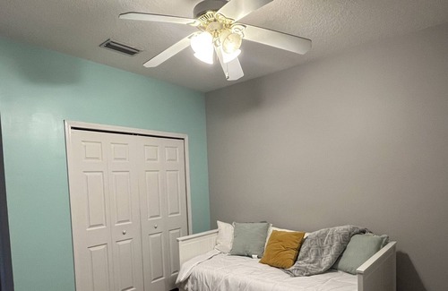 Northside House | Beautiful 4 bedroom / 2 bathroom home!