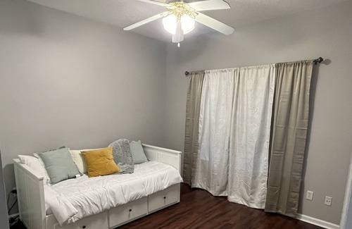 Northside House | Beautiful 4 bedroom / 2 bathroom home!