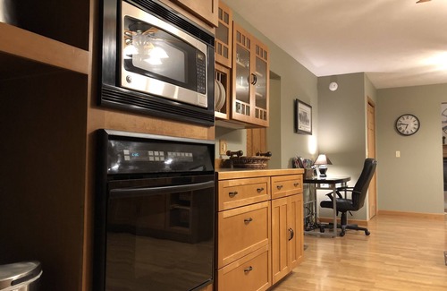 Au Train House | Beautiful 4 bedroom 2 bath home on the Au Train River blocks from the beach
