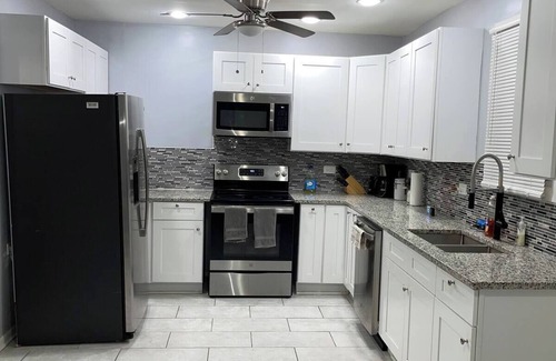 Washington Heights House | Beautiful 4 bedroom 2 bath home, peaceful,relaxing