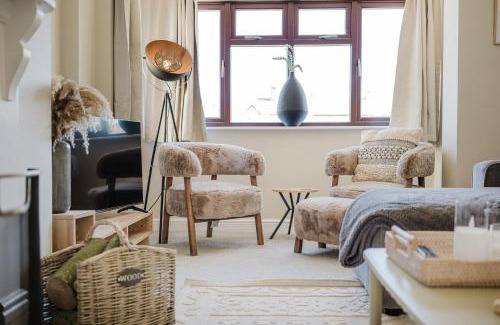 Woodstock Apartment | Beautiful 4 Bedroom Cotswolds Home near Woodstock!