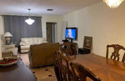 Royal Poinciana House | beautiful 4 bedroom house
