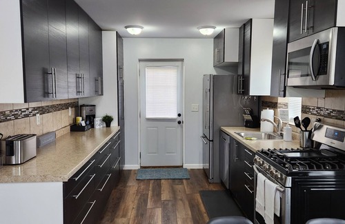 Ypsilanti House | Beautiful 4 bedroom home