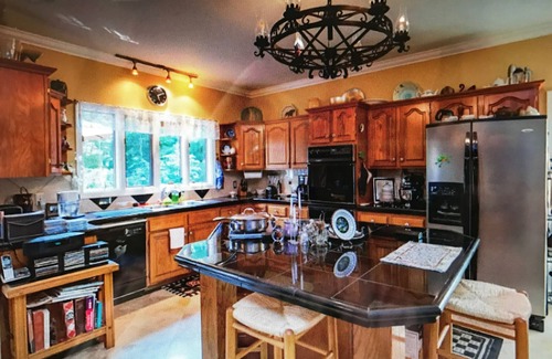 Franklin House | Beautiful 4 bedroom home in a wooded setting 10 acres. Tranquil and peaceful.