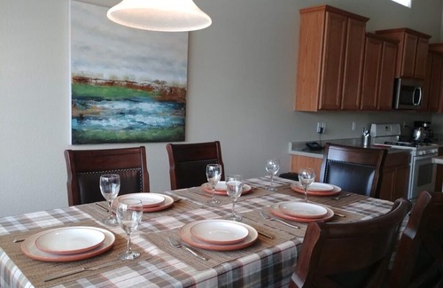 Royal Ranch House | Beautiful 4 bedroom Home complete with Heated Pool & Spa