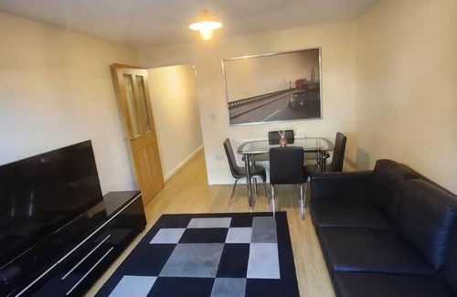 West Thurrock House | Beautiful 4 bedroom home with Parking by Lakeside