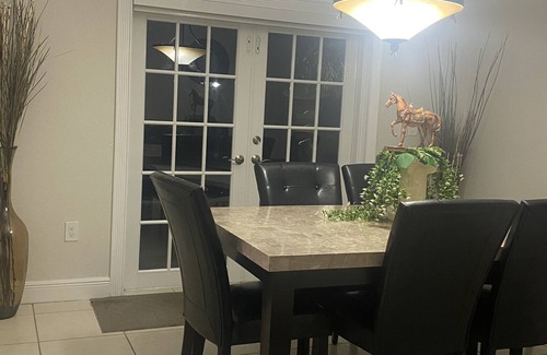 Kendale Lakes House | Beautiful 4 bedroom House W/ Pool