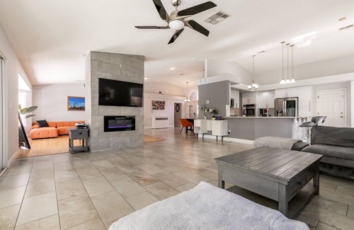 Las Vegas House | Beautiful 4 bedroom pool home in gated community