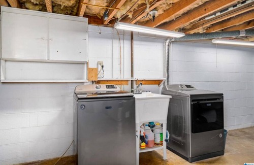 Hoover House | Beautiful 4 Bedroom Minutes from Hoover Met!