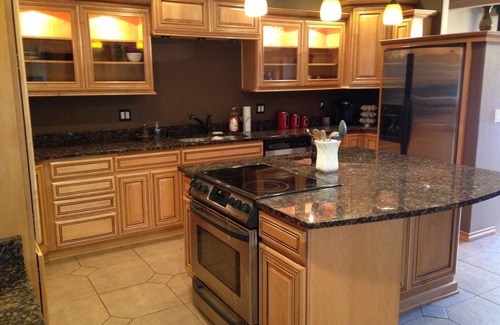 Hood River House | Beautiful 4 bedroom, 2 bath home with an amazing kitchen and family room