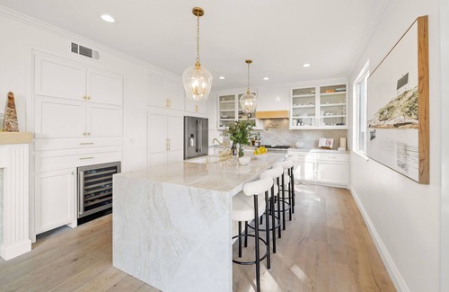 Harbor House | Beautiful 4-bedroom house in Signal Hill with WiFi, fitness room