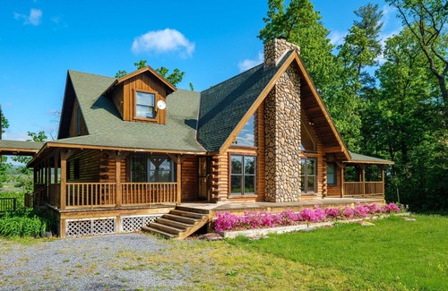 Timberville Cabin | Beautiful 4 Bedroom Log Cabin | Shenandoah Valley (NEW STOVE)