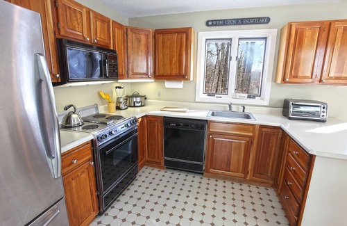 West Dover House | Beautiful 4 Bedroom Townhome Minutes from Mt Snow