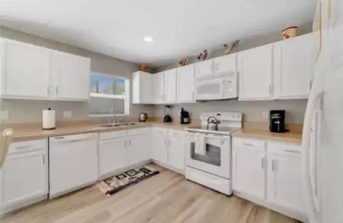 Lake Wilson Preserve House | Beautiful 4 bedroom villa with private pool near Disney