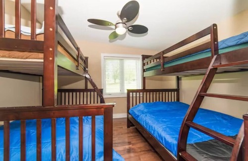 Kirkfield Cottage | Beautiful 4 Bedroom Waterfront Cottage
