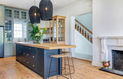 Claremont House | Beautiful 4 bedroom ensuite home with views