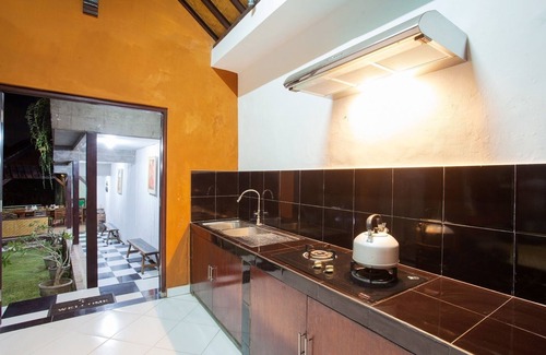 Dalung Villa | Beautiful 4 Bedrooms Balinese Villa close to Seminyak