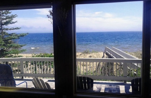 Gulliver House | Beautiful 4 Seasons Lake Michigan Beach House 200 Feet of Pristine Beach.