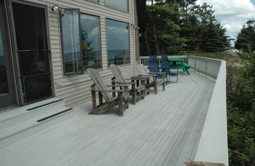 Gulliver House | Beautiful 4 Seasons Lake Michigan Beach House 200 Feet of Pristine Beach.