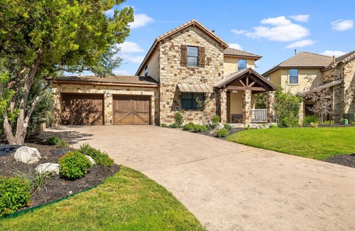 Jonestown House | Beautiful 4bdrm/4bath Home at Hollows Resort - 4 Pools/Hiking/Fitness Center!
