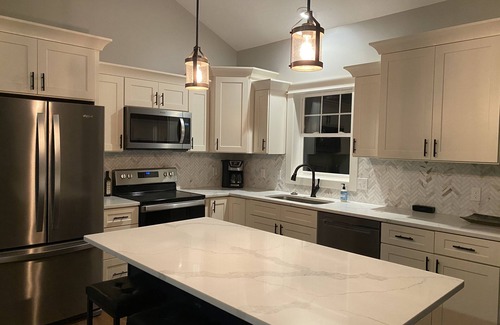 Thompsonville House | Beautiful 4bdrm home in Crystal Mountain Resort with private hot tub
