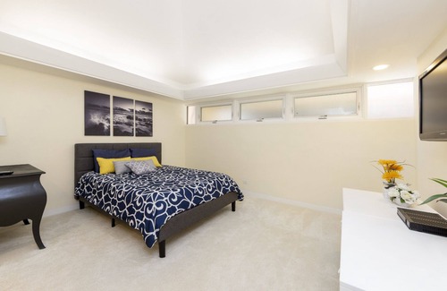 Kahala House | Beautiful 4bed room house by Diamond head (30 Nights Minimum Stay)