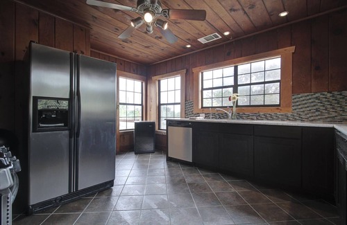 Buda House | Beautiful 5 Acre Hill Country Retreat with Pool, Hot Tub and Outdoor Kitchen!