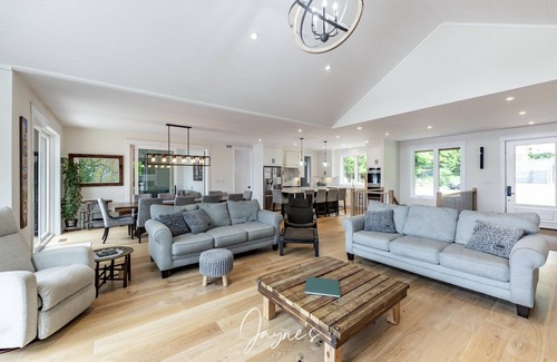 Lake of Bays Cottage | Beautiful 5 bed 3 bath cottage on Lake of Bays