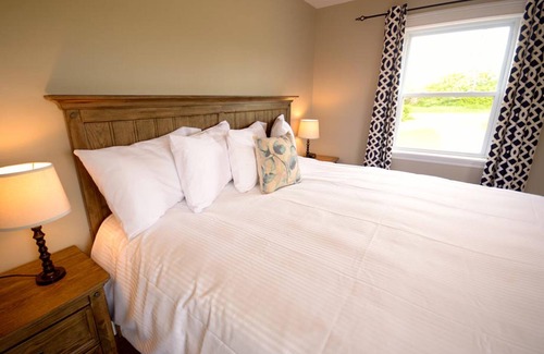 Stanley Bridge House | Beautiful 5-bed home with private outdoor hot tub
