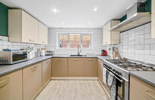 Whitby House | Beautiful 5 Bed Home in Central Whitby - Hot-tub